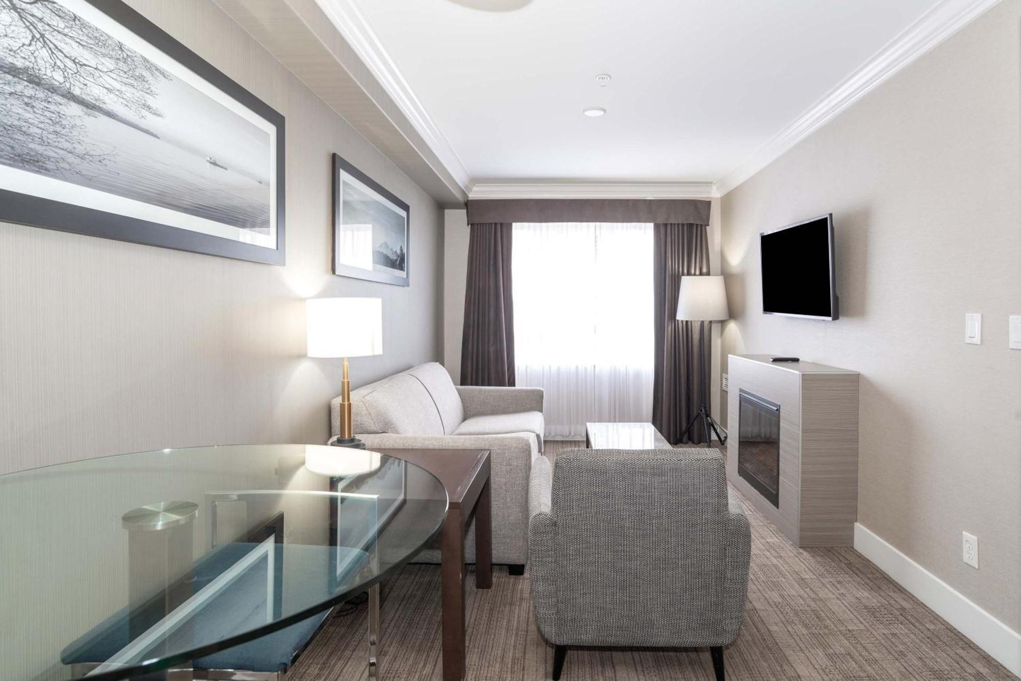 Sandman Hotel And Suites Абботсфорд Экстерьер фото