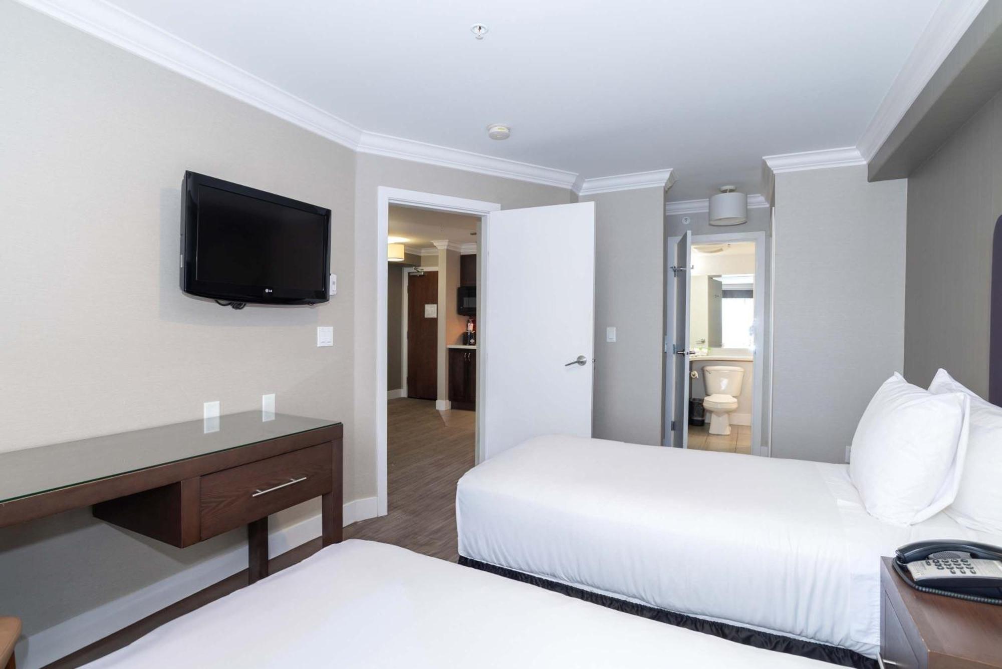 Sandman Hotel And Suites Абботсфорд Экстерьер фото